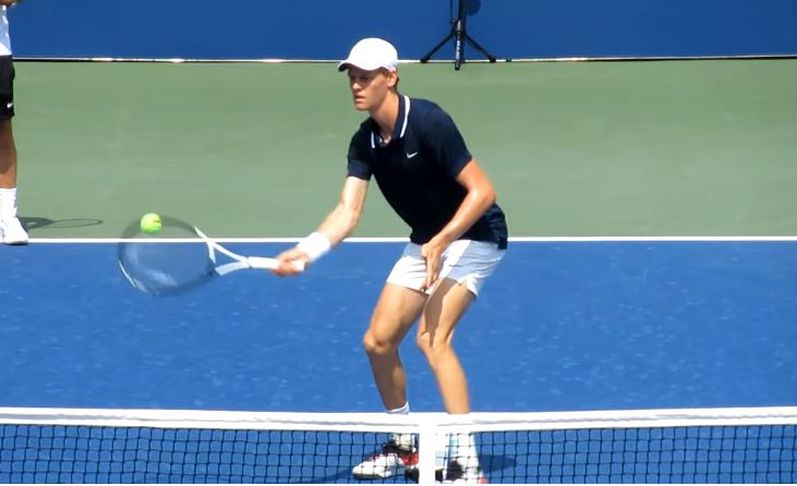 How to play Volley in Tennis